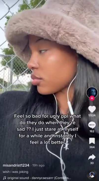 Narcissist woman taunts ‘ugly ppl’ ?