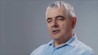 Rowan Atkinson explains how certain "Mr Bean" scenes were done without CGI