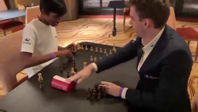Polish GM Jan-Krzysztof Duda and Indian GM Rameshbabu Praggnanandhaa Playing chess without a Chessboard