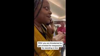 Nashville police being super helpful and understanding with stranded passengers stuck in the airport. ?