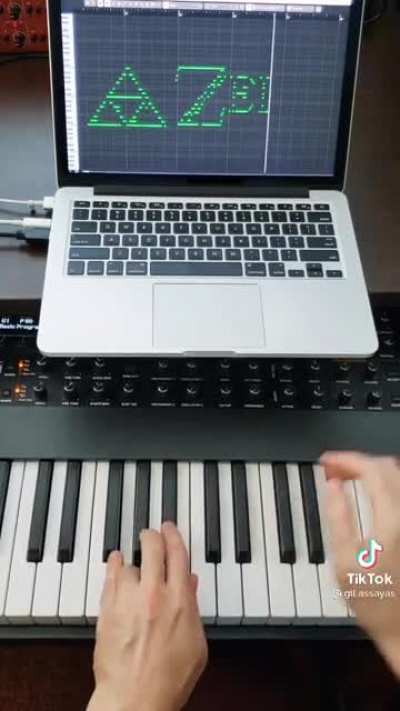 This guy turning music into midi art live