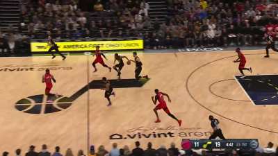 [Highlight] Walker Kessler gets his 100th career block &amp; dunks it on the other end