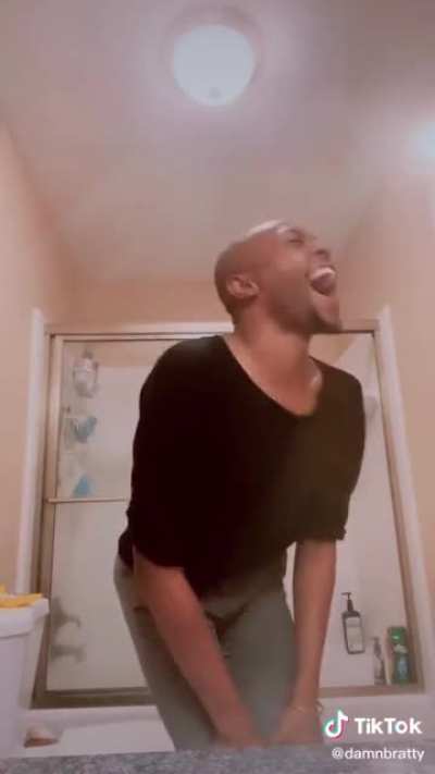 I love this trend of people dancing like white women (as a white woman). This man is spot on ?