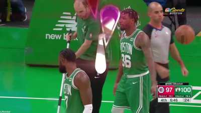 [Highlight] Jaylen Brown and Marcus Smart draw a charge on Paul George at the same time