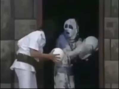 This Japanese Mummy skit is hilarious!