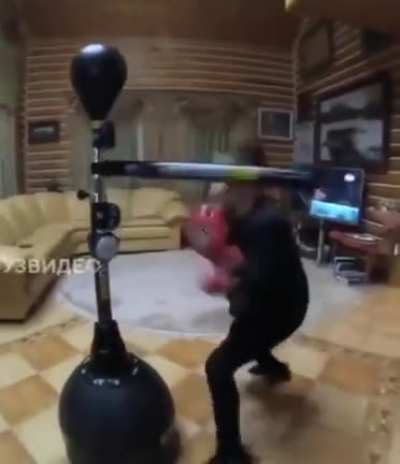 Holy Cow look at this kid boxing ?