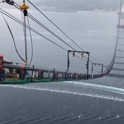 In this video shot by workers working on a bridge construction, I had a strange delusion for a moment. Really great. (Canakkale / Turkey)