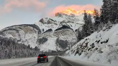 ? This is RD Dhanani's daily drive to work. Banff, Alberta. 15 December 2021. No editing, no filters. Simply Stunning!