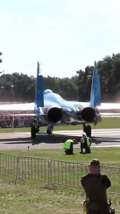 Ducking behind jet engines exhaust
