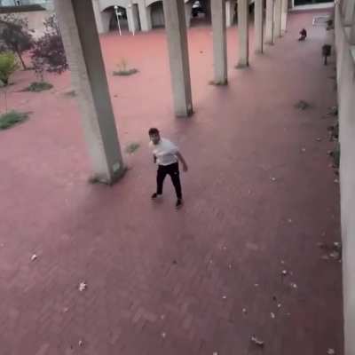 The ridiculous parkour stunt of this man