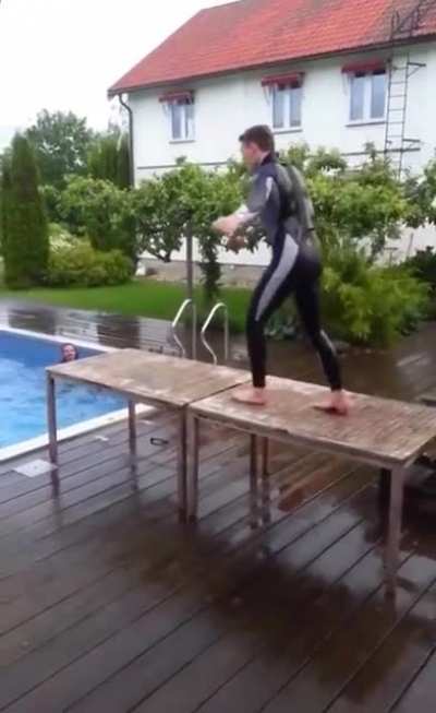 10/10 dive