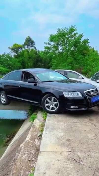 Immaculate driving in tight space
