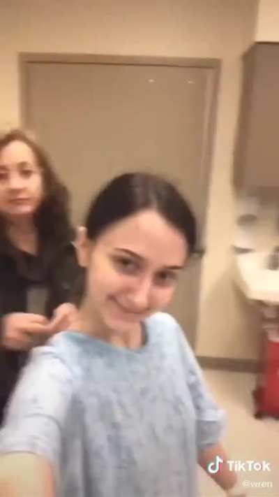 Sweet video about a young mother finding out the gender of her baby ?☺️