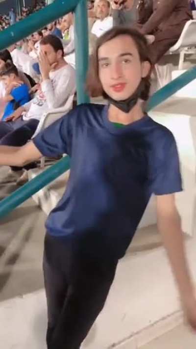 How can he do that OMG!! ??