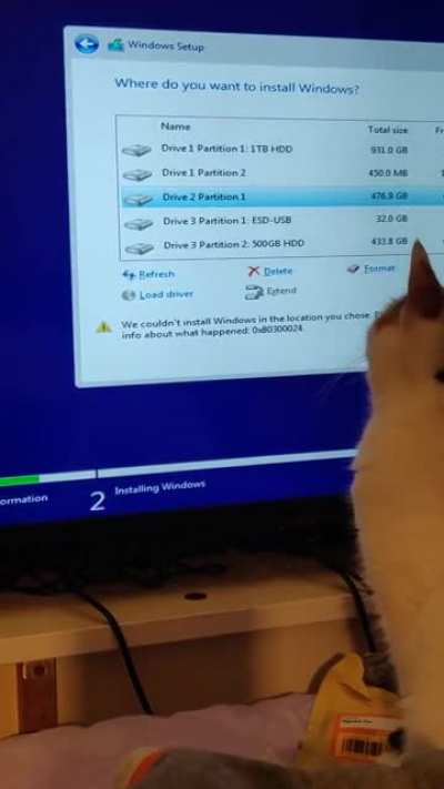 This video asking for help got popular on r/windows overnight, heard you would all enjoy my little technician at work!