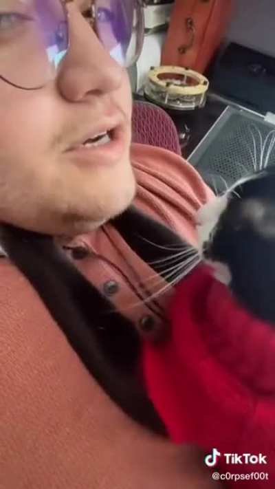 If he had thumbs, I'd be dead