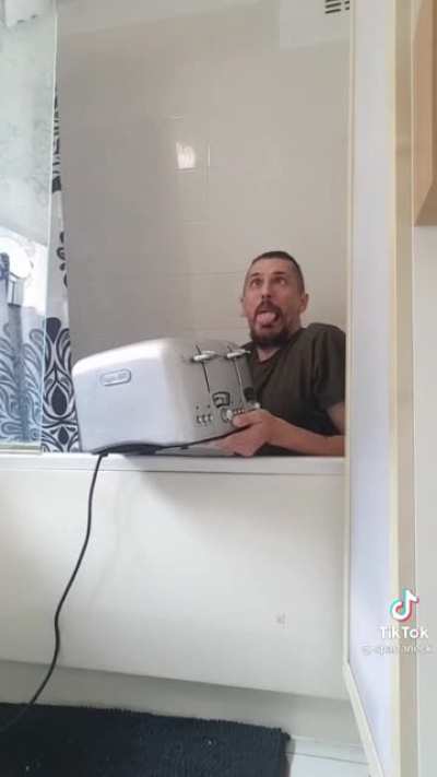 The first guys face makes me want to scream!