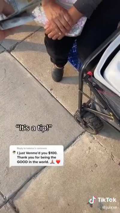He gave money to the lady who sells tamales on the street with her 3 kids ?