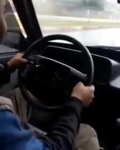 WCGW removing the steering wheel while driving