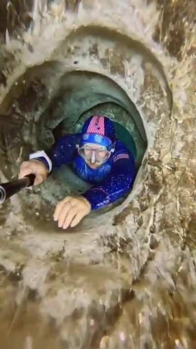 Diving in submarine caves without oxygen