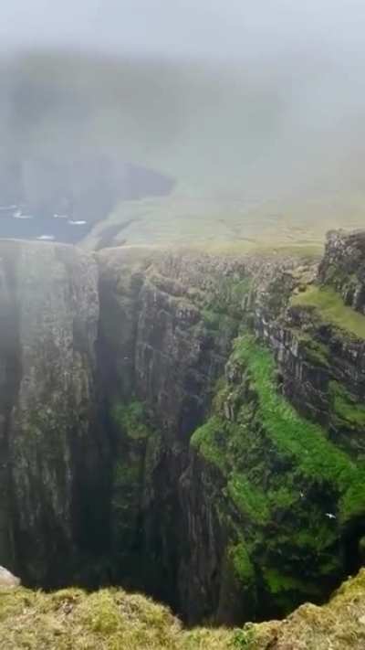 ? This place looks incredibly beautiful, where you want to be.