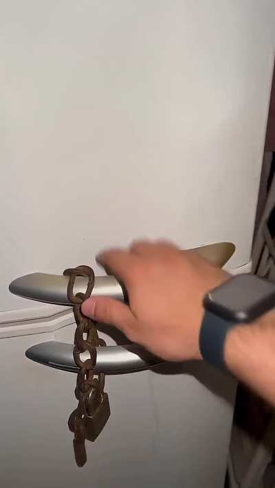 To lock the fridge ??
