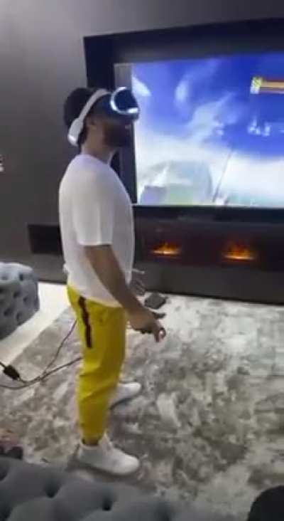New VR headset with physical pain simulation