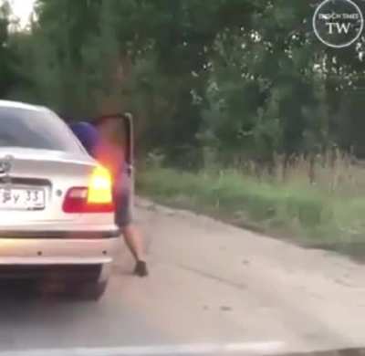 WCGW littering from a taxi