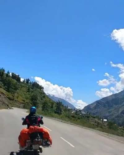 Road trip across the Himalayas, India