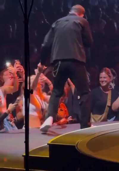 Lady misses Justin Timberlake singing to her while she’s texting