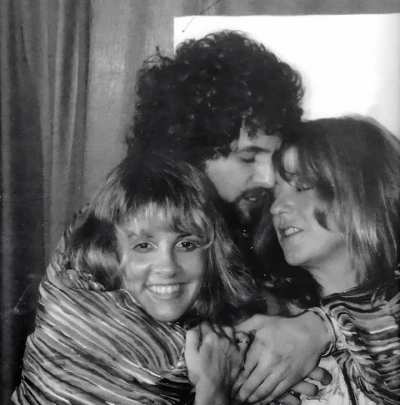 Stevie Nicks' and Fleetwood Mac's satisfying isolated vocals and harmonies to "Dreams"