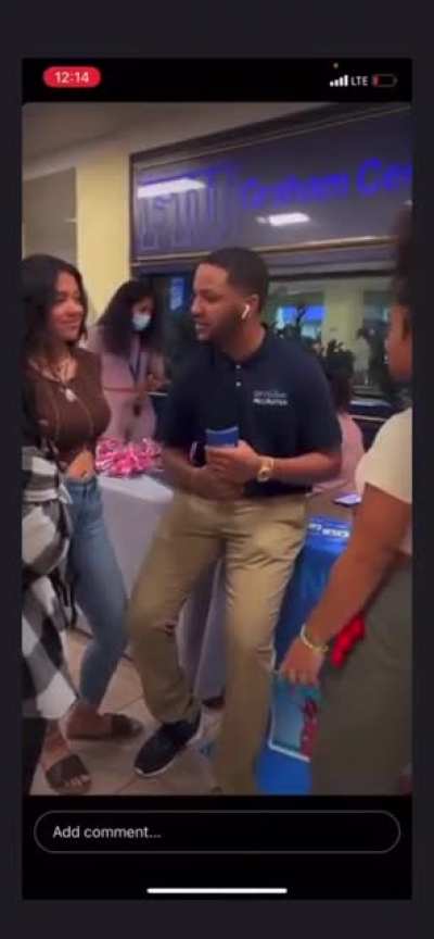 Onlyfans rep at college campus to recruit new users