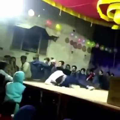 WCGW: dancer trying Backflip on stage