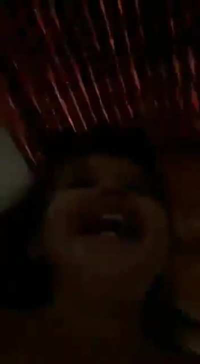 To twerk on cam