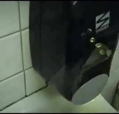 This is how i clean the bathroom