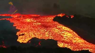 ? Lava "tsunami" today from La Palma Volcano