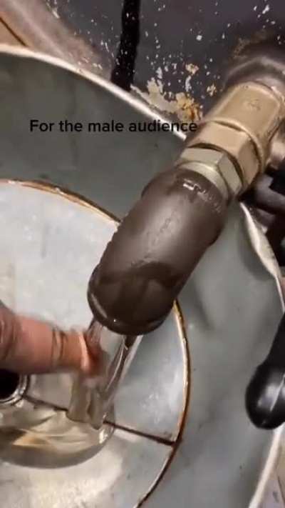 Stationary looking laminar flow