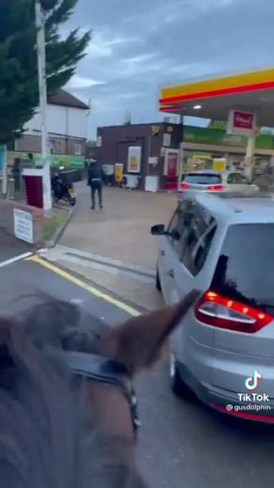 Queueing for petrol