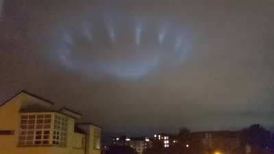 Edinburgh Castle testing their spotlights and looking like an Alien Spaceship. ?