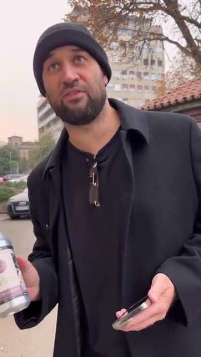 European man doesn’t trust this American business model