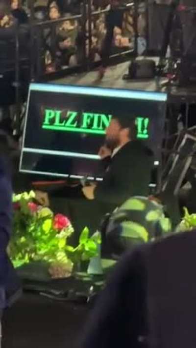 Rabbi gets shut down by teleprompter during extra-long speech