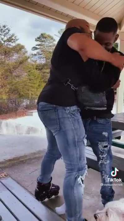Learning how to roller skate with your bf