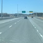 1973 "Piper" type plane has emergency landing on autoroute 40, Quebec. No one was injured.