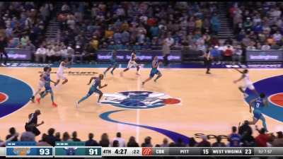 [Highlight] Bridges hammers home the windmill on the fastbreak