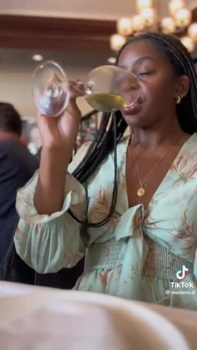 She makes a tutorial for women on how to get free food from men so you never have to pay