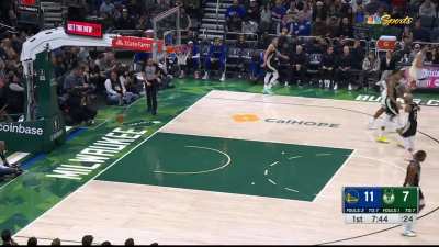 [Highlight] Poole throws an alley-oop...for Curry?