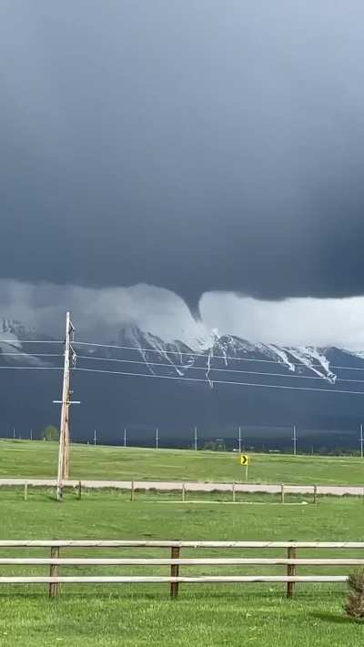 Funnel cloud/tornado over Mission Valley in Montana back in May - ? by @isleyreust