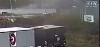 WCGW: not braking before roundabout