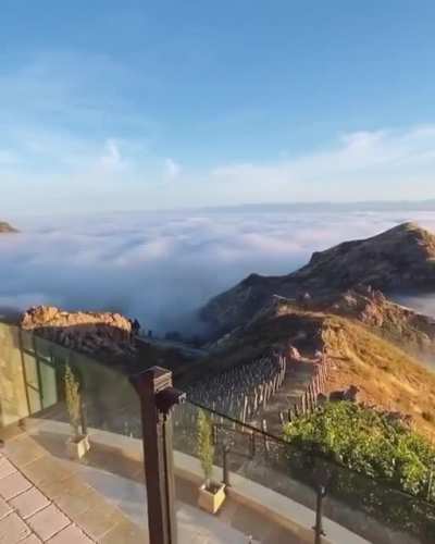 ? Views from Malibu Rocky Oaks Estate in California ?