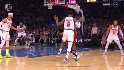 [Highlight] Mitchell Robinson rises high to deny Lowry's floater attempt.